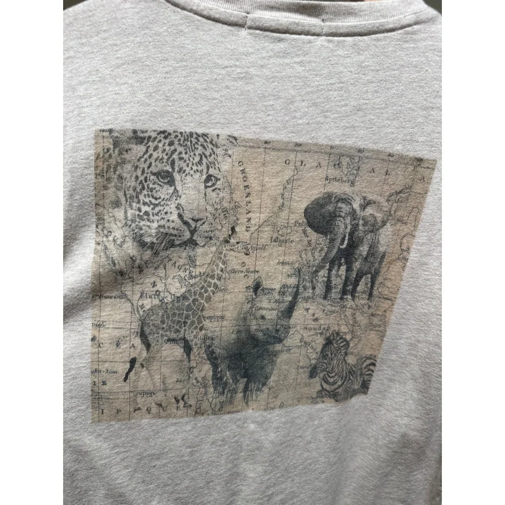 Banana Republic T-Shirt Mens Small Oatmeal Safari Graphic Long Sleeve Cotton Tee